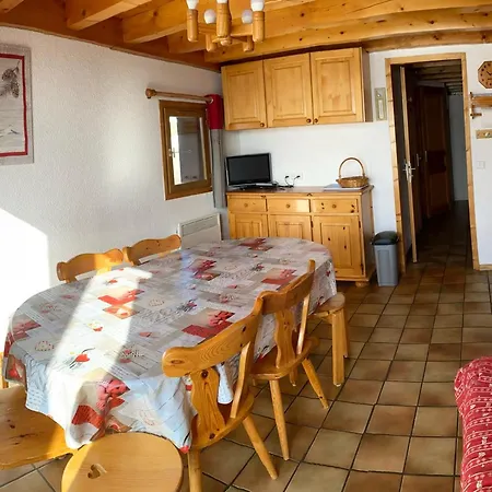 4 Pieces, 9 Pers, Balcon, Animaux Toleres, Les Saisies - Fr-1-293-255 *